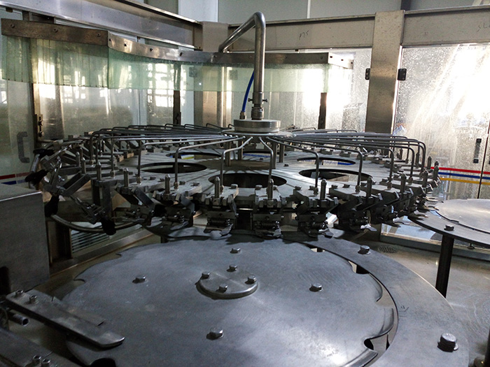 三合一灌裝機沖洗部位